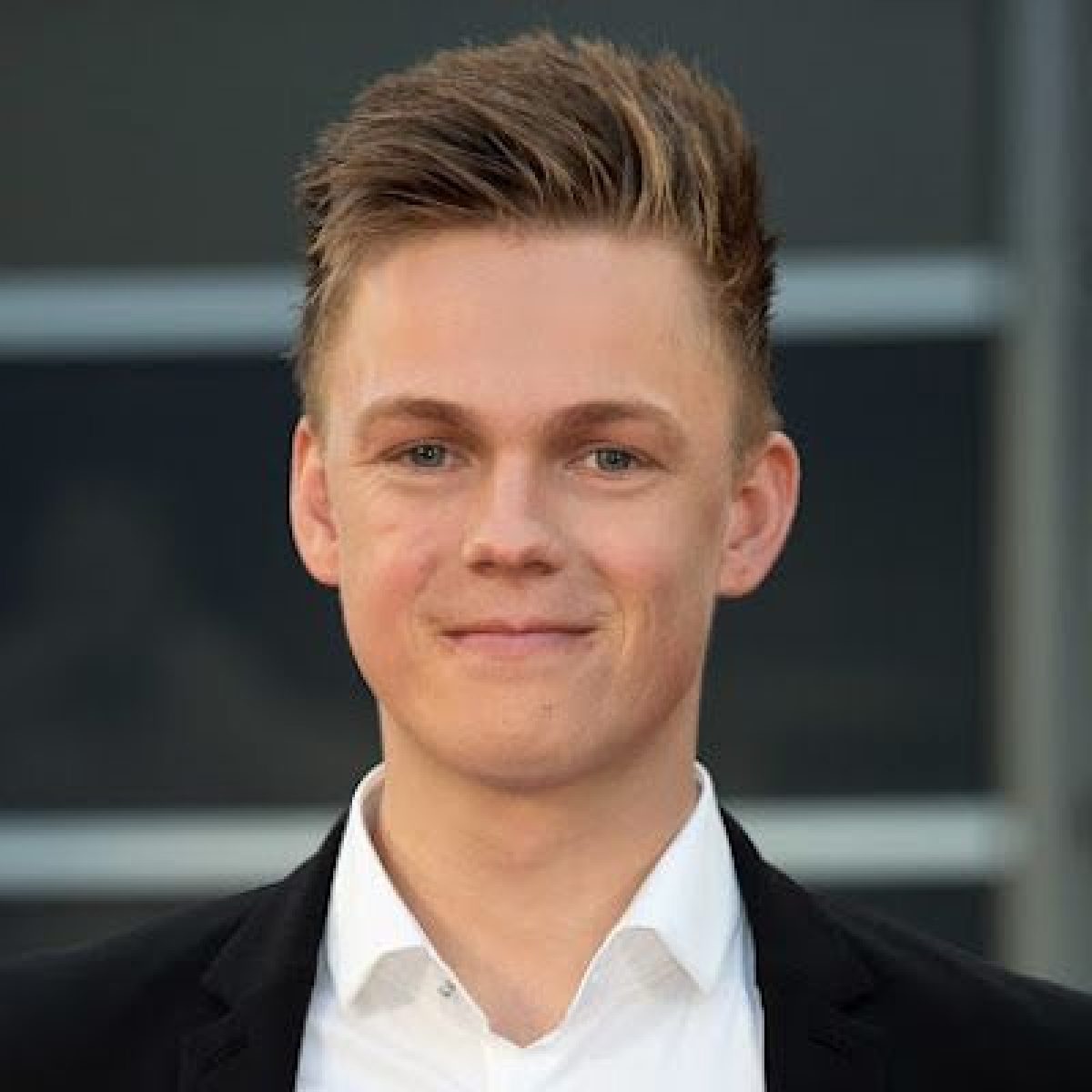 Caspar Lee